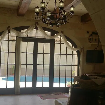 3 Bedroom With Private Pool In Gozo Case de vacanță *
