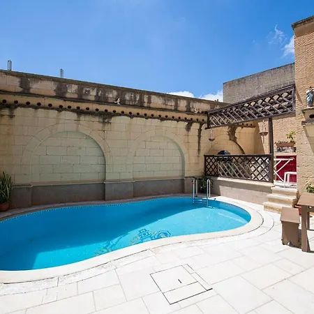 3 Bedroom With Private Pool In Gozo Case de vacanță *