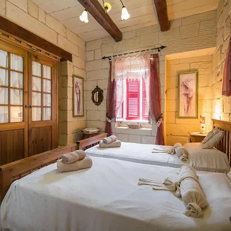 3 Bedroom With Private Pool In Gozo Case de vacanță Zebbug (Gozo)