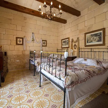 Case de vacanță 3 Bedroom With Private Pool In Gozo *