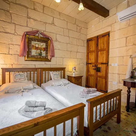 3 Bedroom With Private Pool In Gozo Case de vacanță Zebbug (Gozo)