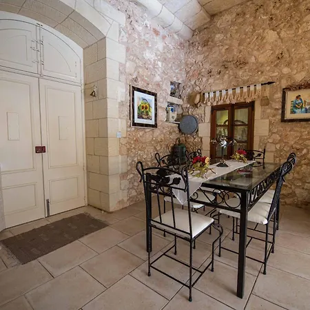 Case de vacanță 3 Bedroom With Private Pool In Gozo