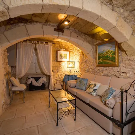 Case de vacanță 3 Bedroom With Private Pool In Gozo Zebbug (Gozo)